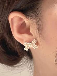 3件套优雅仿珍珠蝴蝶结项链耳环首饰套装，专为女性设计，适合搭配婚纱和晚礼服，是情人节、母亲节送给女友、母亲的理想节日礼物。 - 蝴蝶結款 - 查看 3