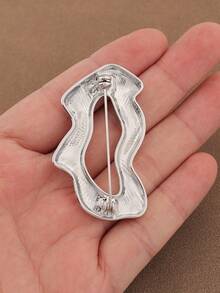 1pc Fashionable Silver & Gold Alloy Lip Shape Brooch Pin, Lips Open Mouth Brooch Pin Suitable For Women's Daily Wear - Gold and Silver - View 9