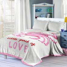 Soft Flannel Blanket With Cute Pink Crab Pattern And Red Heart Design, Sweet And Romantic Ocean-Themed Throw Blanket, Warm And Cozy For Sofa, Bedroom, Camping, Travel, Practical And Meaningful Gift - Multicolor - View 3