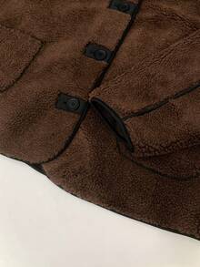 大码时尚高领泰迪熊外套，撞色滚边和口袋，插肩袖，梭织面料，常规长度，圣诞节女士仿皮草外套，新年女士开衫毛衣 - 咖啡棕 - 查看 5