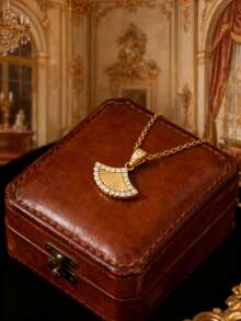 Stainless Steel Four-Leaf Clover Pendant Necklace, Women's Fashion Floral Drop Necklace, Waterproof Jewelry - Multicolor - View 1