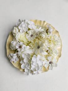 MEHELANY 24朵白色混合仿真花头，包括仿真牡丹、玫瑰等，适用于婚礼、母亲节、情人节、DIY花环、新年装饰、礼品、伴娘捧花、新郎胸花、新娘送礼会、家居装饰、餐桌摆设、蛋糕装饰、春季装饰等。 - 白色 - 查看 6