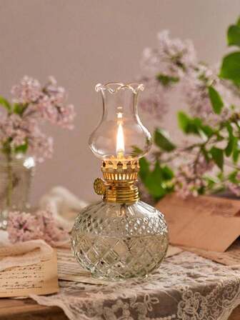 1 Stück Vintage einstellbare Glasöllampe mit Docht, geeignet für Outdoor, Indoor, Party, Hochzeit, Wohnmobil, Hütte - Antike Dekor Tischdekoration, Camping Dekoration, Heimdekoration Ornament, ohne Strom oder Batterie erforderlich, Glasschornstein | Eleganter Glasschornstein | Komplexes Glasdesign, Glaskerzenhalter, Antike Heimdekoration Lampenschirm Gartendekoration Lampenschirm: Weihnachtsgeschenk, Halloween-Geschenk, Geschenk zum Schulanfang, Lehrertag-Geschenk (Flüssigkeit nicht enthalten)