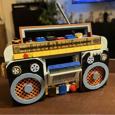 554pcs/588pcs Vintage Radio Building Blocks Toy, Creative Home Decor Ornament, Party Decoration, Valentine's Day, Christmas, New Year Gift