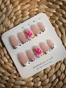 【情人节礼物】10片Y2K风格 | 黑色图案+粉色花朵美甲贴片 | 手工法式方头美甲贴片 | 饰有3D立体花朵、黑色纹理和金色点缀的假指甲 | 甜美吸睛，四季必备美甲贴片 | 适合工作、派对和日常佩戴 | 送给女性和女孩的最佳礼物 手工美甲贴片 - 彩色 - 查看 6