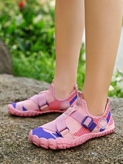 1 Pair Kids' Beach Swimming Comfortable Breathable Mesh Upper Rubber Sole Slip-On Adjustable Strap Lightweight Water Shoes