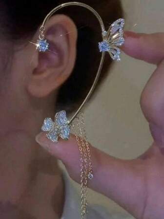 1pc Delicate Sparkling Petite Butterfly Vintage Elegant French Style Ear Cuff (Single)
