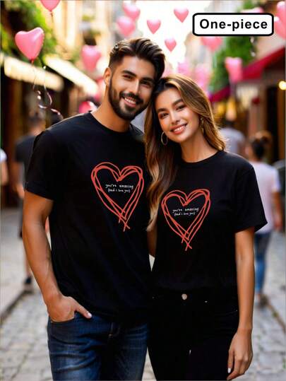 情侣款爱心及英文字母印花休闲宽松圆领短袖T恤，适合情侣街头穿搭、室内外活动、节日庆典、日常通勤等多种场合。