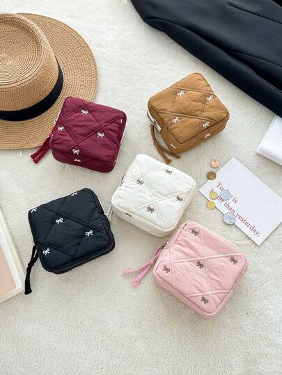 1PC Cute Mini Bow Pattern Cosmetic Bag With Zipper Bag, Quilted Bow Makeup Bag Lipstick Storage Bag, Stylish And Elegant Mini Cosmetic Bag Portable Travel Bag Jewelry Bag Cute Mini Zipper Cosmetic Bag Makeup Storage Bag Makeup Storage Mini Bag Coin Purse Sanitary Napkin Menstrual Bag Napkin Bag Coin Purse Sanitary Bag Suitable For Mother's Day Gift, Friend, Wife, Her, Birthday, Ideal Gift