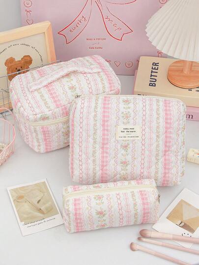 1 pezzo Borsa trucco imbottita a quadri rosa con cuore carino, grande capacità, borsa cosmetica portatile con cerniera, adatta per viaggi e vacanze, può contenere assorbenti igienici, chiavi, telefoni, caricabatterie, rossetti, cosmetici, profumi, pennelli trucco, prodotti per la cura della pelle e della bellezza, ideale per donne, ragazze, studenti, ottimo anche come regalo per le vacanze e il nuovo anno