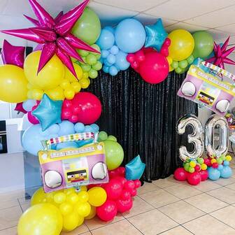 143 delar/set med ballonggirlang med 80-talsmusiktema, inkluderar radio, metalliska fuchsia stjärnballonger, fuchsia, blå, gröna, gula latexballonger, lämplig för 80- och 90-tals discofödelsedagsfest, rocktema, examensdansdekor, födelsedagstema, hiphopkaraokefestdekor, karnevaldekoration