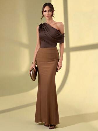 Women's New Elegant Romantic & Sexy Commuter Mermaid Maxi Dress – Draped Halter Neckline, Ruffle Details, Ideal For Parties, Vacations, Homecomings, Romantic Dates, Wedding Guest Events & New Year Celebrations