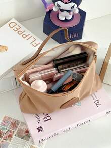 Stylish And Lightweight Portable Cosmetic/Toiletry Bags Are Suitable For Both Men And Women, Making Them Convenient Travel Storage Items.