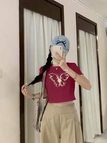 女士蝴蝶印花修身短款T恤，修身美式风格
