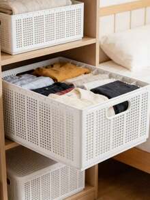 1个可折叠收纳盒，适用于衣柜、内衣和衣物收纳。大容量塑料收纳篮，可分隔成多个隔层，方便整理各种物品。适合小规模收纳卧室衣物、办公用品、化妆品、零食和其他玩具。也可用于存放水果、蔬菜、西装、化妆品/珠宝、书籍、杂志、耳机、备用衣物等。