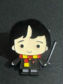 Harry Potter 1枚/3枚 2D动漫电影周边合金胸针，可爱卡通人物设计，优质金属材质，表面光滑，用途广泛，可用于服装/婴儿配饰/包包，搭扣佩戴，动漫迷的理想装饰徽章，送给儿童和青少年的完美礼物，经久耐用，不易褪色，适合日常使用。 - 彩色 - 查看 13