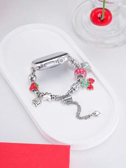 1. 精致可爱时尚草莓吊坠表带，银色+红色，兼容苹果手表表带，适用于38mm、40mm、41mm、42mm、44mm、45mm、46mm、49mm表盘，女士时尚手链，适用于UltraS10/S11/9/8/7/6/5/4/3/2/1系列智能手环（不含手表），生日送给女友和朋友的最佳礼物