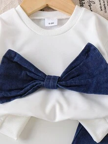 Conjunto de 3 peças para bebês meninas, estilo minimalista e casual, com laço grande removível, blusa de manga comprida com gola redonda e calça jeans com bolsos. Leve e ideal para outono/inverno. - Bege - Ver 5