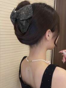 All-Over Starry Rhinestone Fabric Triangle Shark Claw Clip, A High-End And Elegant Hair Accessory. Perfectly Suited For Formal Occasions, And Also A Great Choice For Daily Or Street Wear. Suitable For Thick Hair, A Reliable Option. Ideal New Year Or Valentine's Gift For Friends And Family. Hair Clip Hair Bow Hair Accessories