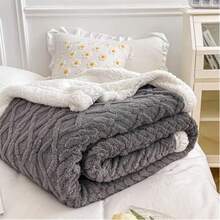 Manta de Doble Cara Blando al Tacto, Suave y Acolchonada - Aislante de Calor y Adecuada para Todas las Estaciones, Ideal para Momentos de Relax - Estilo Moderno y Minimalista con Colores Dopamina Vibrantes y Energizantes, que Iluminan Cualquier Espacio - Perfecta para el Sofa de la Sala, la Cama del Dormitorio, el Escritorio de la Oficina o Viajes - Altamente Versátil, para Crear Ambientes Acogedores y Regalo Inolvidable - Gris Oscuro - Ver 6