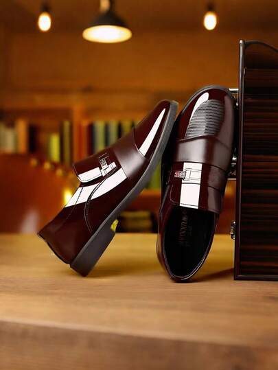 Giày nam mới năm 2026, mũi nhọn, chống thấm nước, kiểu dáng slip-on, giày lười thời trang cỡ lớn, phong cách công sở.