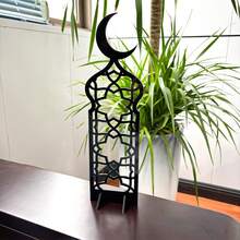 OUTANA مجموعة ديكور مكتبي هلال القمر لهذا الموسم (1/3 قطع) تتميز بنقوش مستوحاة من الإسلام بأسلوب زخرفي احتفالي. بتصميمه الحديث المميز، إنه مثالي للعرض على المكاتب والرفوف. - متعدد الألوان - مشاهدة 17