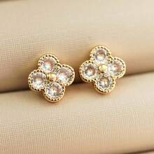 Brinco Trevo Feminino com pedras cravejadas - Dourado - Visão 7