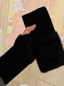 زوج جديد من قفازات الكشمير الفاخرة بدون أصابع، للنساء - قفازات مصنوعة من صوف ناعم ودافئ، متوافقة مع الشاشات اللمسية، تصميم أنيق بلون واحد، مناسبة للكتابة في المكتب والجامعة والاستخدام اليومي الداخلي/الخارجي، مصممة لتناسب شكل اليد وتوفر حماية مضادة للانزلاق. - متعدد الألوان - مشاهدة 6