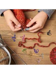 EstiloAFUNTA - 10 anillos de ganchillo ajustables para tejer dedos, ganchillo, suministros de ganchillo, soporte de hilo, contadores de puntadas para ganchillo con caja de almacenamientoVersión mejorada - 1 - Ver 7