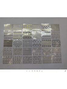 30pcs 3D Golden Metallic Nail Stickers, Assorted Designs - Flowers, Stars, Geometric Lines, Hearts, Bows. High-Gloss Metallic Finish, Water-Resistant PVC Material, Easy Application Without Drying. Suitable For Commuting, Parties, Weddings