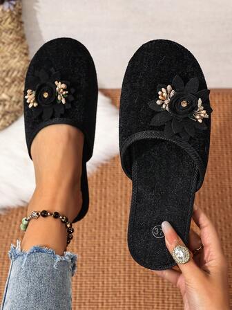 2025 Nuevas sandalias de malla de uso interior y exterior con decoración floral de moda