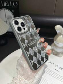 1 Peça Capa de Telefone 2 em 1 à Prova de Choque e Anti-Queda com Espelho Xadrez Preto e Strass "LUCKY" Compatível com iPhone 17 Pro Max - Prata - Visão 3