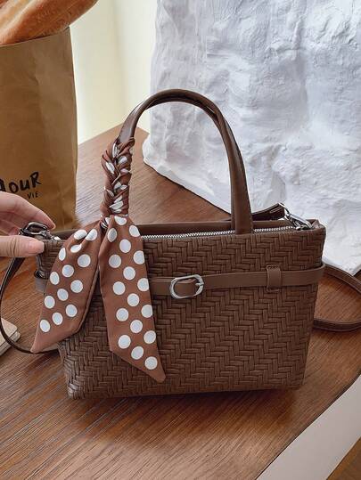 Retro Large-Capacity Handbag New Casual Simple Shoulder Bag Commuting Simple Messenger Bag With Silk Scarf Suitable For Shopping, Wallets, Shopping, Young Women, College Students, Newcomers, White-Collar Workers. Perfect For Office, University, Work, Business, Commuting, Outdoor Activities, Travel And Outing.