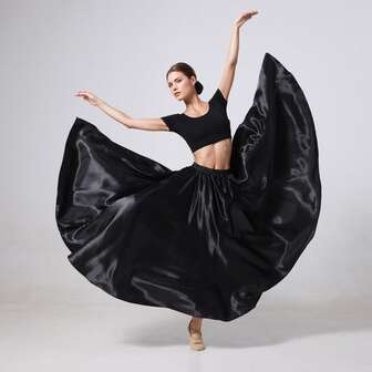 1 st svart slät 95 cm satinklänning för kvinnor, resår i midjan, en storlek passar de flesta, lämplig för magdans, prinsessfest, cosplay, dans och andra tillfällen