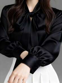 女款優雅緞面白色長袖休閒襯衫，百搭通勤時尚上衣，領口蝴蝶結設計，純黑色 - 黑色 - 查看 3