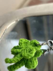 10个手工钩织幸运四叶草吊坠饰品 - 亮绿色四叶幸运符，适用于钥匙扣、包包和手机配件 - 圣帕特里克节、复活节、返校礼物、钩织礼品、包包装饰、手工艺品、精美工艺品、节日配饰、时尚爱好者 - 彩色 - 查看 5