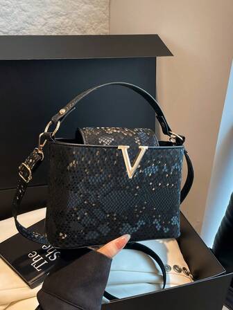 Women's New Versatile Bucket Bag, Niche Commuter Shoulder Crossbody Bag, Fashion Shopping Handbag