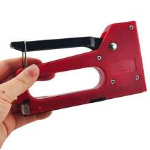 1支手动钉枪（4-8毫米），100颗钉子，红色钉枪，适用于木材、织物、家具、屋顶、室内装饰、毛毡和框架。