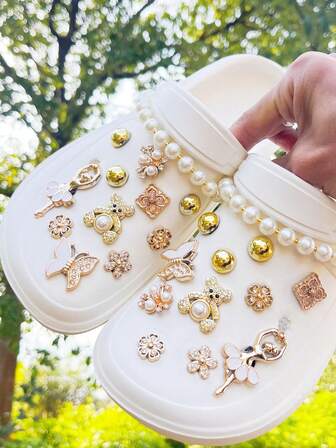 24 ชิ้น DIY รองเท้าทำสวน พลอยเทียมสีทอง หมีน้อย รองเท้าบัลเลริน่า เครื่องประดับ, โซ่มุกเทียม ดอกไม้ติดรองเท้า กระดุมตกแต่งแบบถอดได้, เหมาะสำหรับรองเท้าแตะ, รองเท้ากลวง, ของขวัญวันหยุด, ทุกฤดูกาล