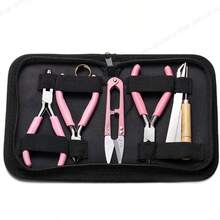 一套珠宝制作工具套装，包含珠宝钳、开口圈钳、锥子、尺子、手工戒指尺寸测量器、镊子，适用于珠宝维修和制作。