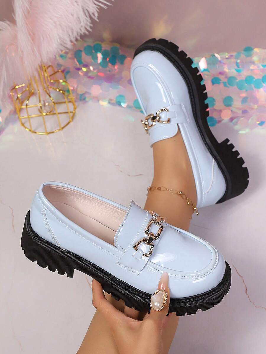 春秋季拼接皮革休闲女士优雅时尚个性四季舒适户外一脚蹬鞋，防水厚底，纯色金属扣，亮蓝色亮面厚底乐福鞋 - 淺藍色 - 查看 1