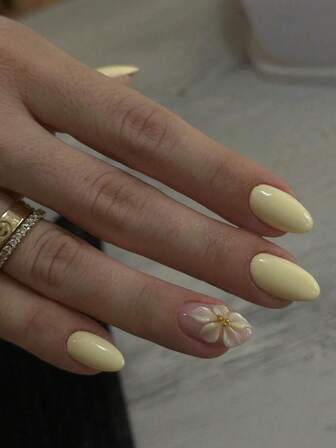 24 st. mellanstora mandelformade nagelklistermärken, gul och hudfärgad, 3D-ombreblomdekor, gyllene strassdesign, minimalistisk stil, slät yta, heltäckande lösnaglar, lämplig för kvinnor och flickor vardagsbruk