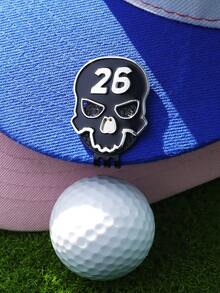 一合一高尔夫球位修补器 - 骷髅头设计 - 带帽夹的高尔夫球标记器套装 - 防水耐用的高尔夫球场配件 - 高尔夫球手的理想礼物 - 小巧便携，适合户外使用 - 高尔夫球场维护工具、高尔夫球维修工具、高尔夫球包配件、高尔夫球维修、完美的高尔夫礼品套装