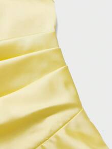 魅力十足的纯色休闲优雅浪漫派对不对称荷叶边黄色连衣裙，适合约会、派对、度假、夏季穿着，是女士夏季穿搭和沙滩装的理想之选。 - 黃色 - 查看 9