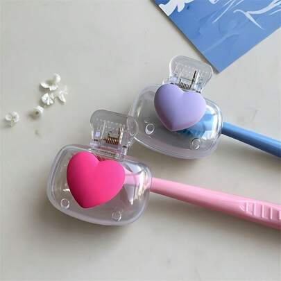 2pcs Pink & Blue Heart Shaped Toothbrush Holder Set, White Clips Paired With Pink & Blue Heart Toothbrush Holder. Suitable For Home, Daily Life, Dorm Use, And Convenient For Travel. Compact And Cute Design. The Toothbrush Holder Has Drainage Holes At The Bottom To Effectively Protect The Toothbrush Head.