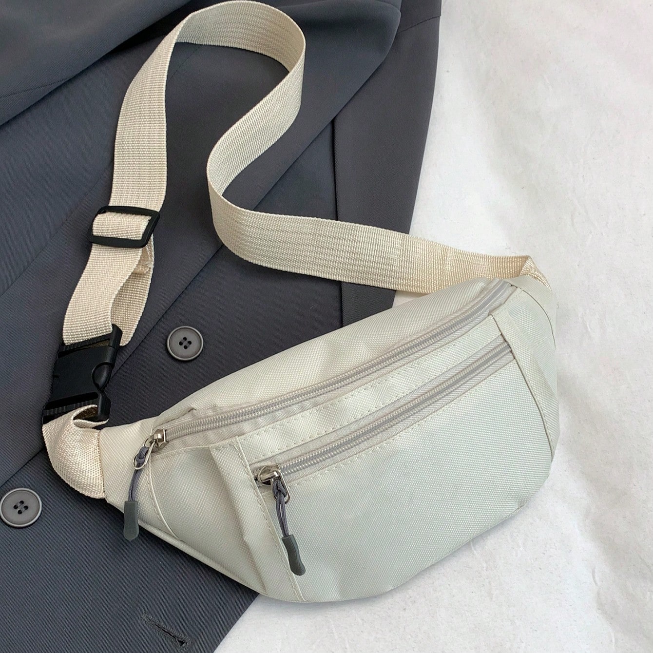 Women's Waterproof Fanny Pack Chest Bag Shoulder Crossbody Bag Multi-Zipper Fashion