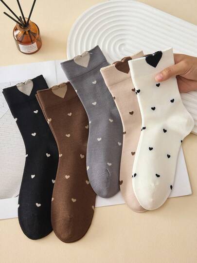 5双女士中筒袜，饰有心形压纹和波点图案，柔软舒适，适合春、秋、冬三季穿着，颜色随机，情人节情侣装