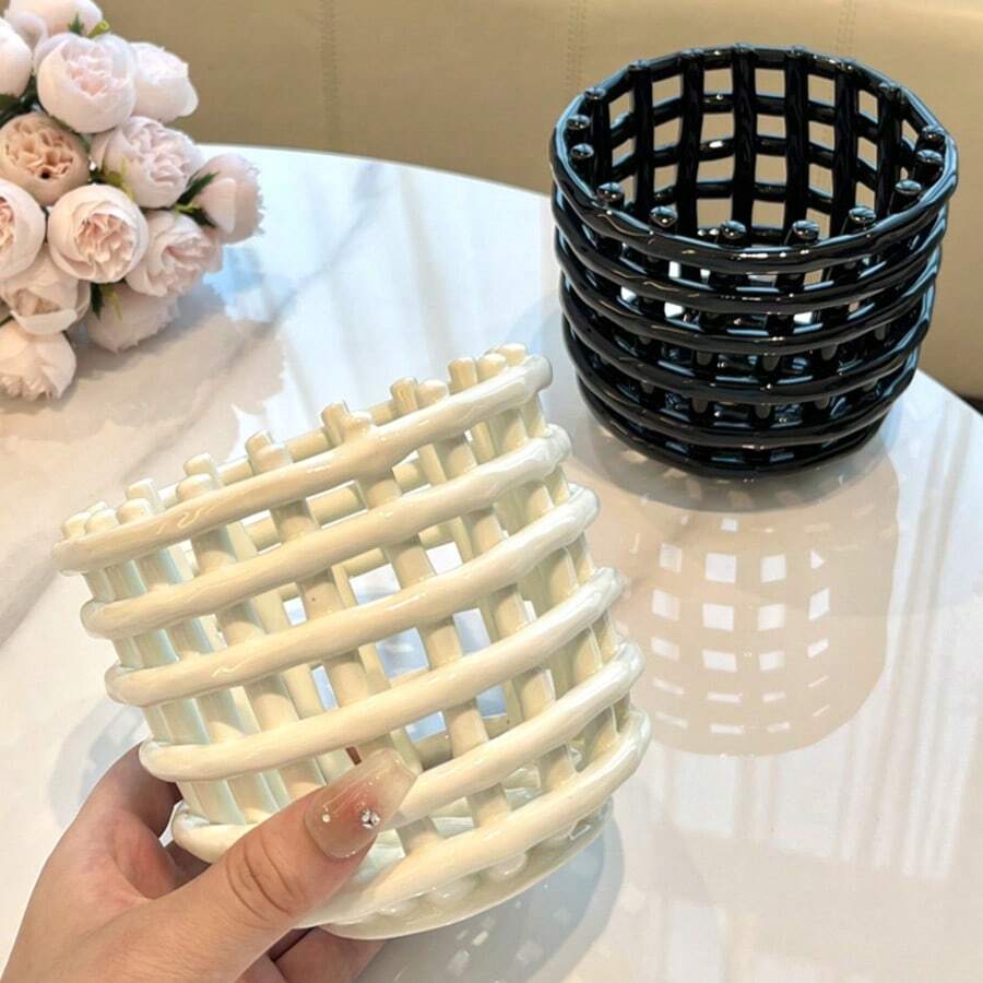 1个米色收纳篮笔筒，用途广泛，可用作收纳篮、化妆刷架、筷子架，高品质家居装饰，首饰盒，适用于厨房、卧室和办公室。