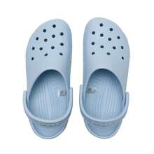Crocs 男女通用镂空木屐，经典休闲舒适透气拖鞋，10001-4WK - 冰藍色 - 查看 3
