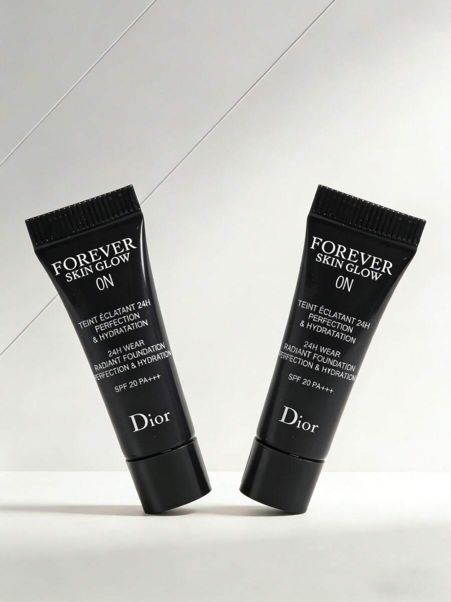 Dior Foundation Sample, Long-Lasting Oil Control, Provides Coverage, And Is Transfer-Resistant – Shade 0N (Soft And Luminous)